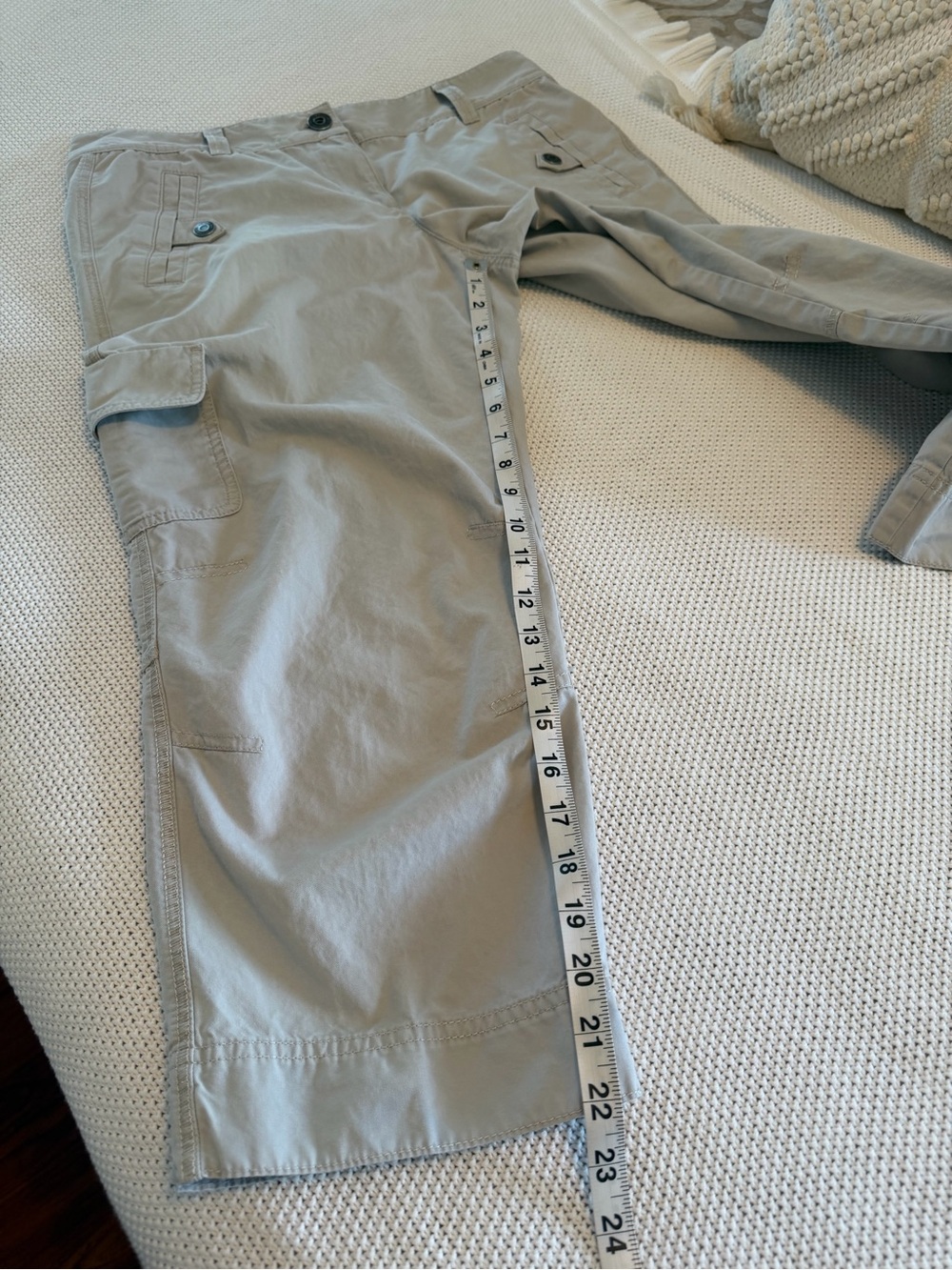 Ann Taylor Signature Fit Cargo Capri Pants Stone Taupe Size 6 - Picture 4 of 13